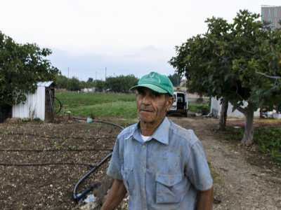 Giovanni, un instancabile contadino di 82 anni che vive in questa zona da anni